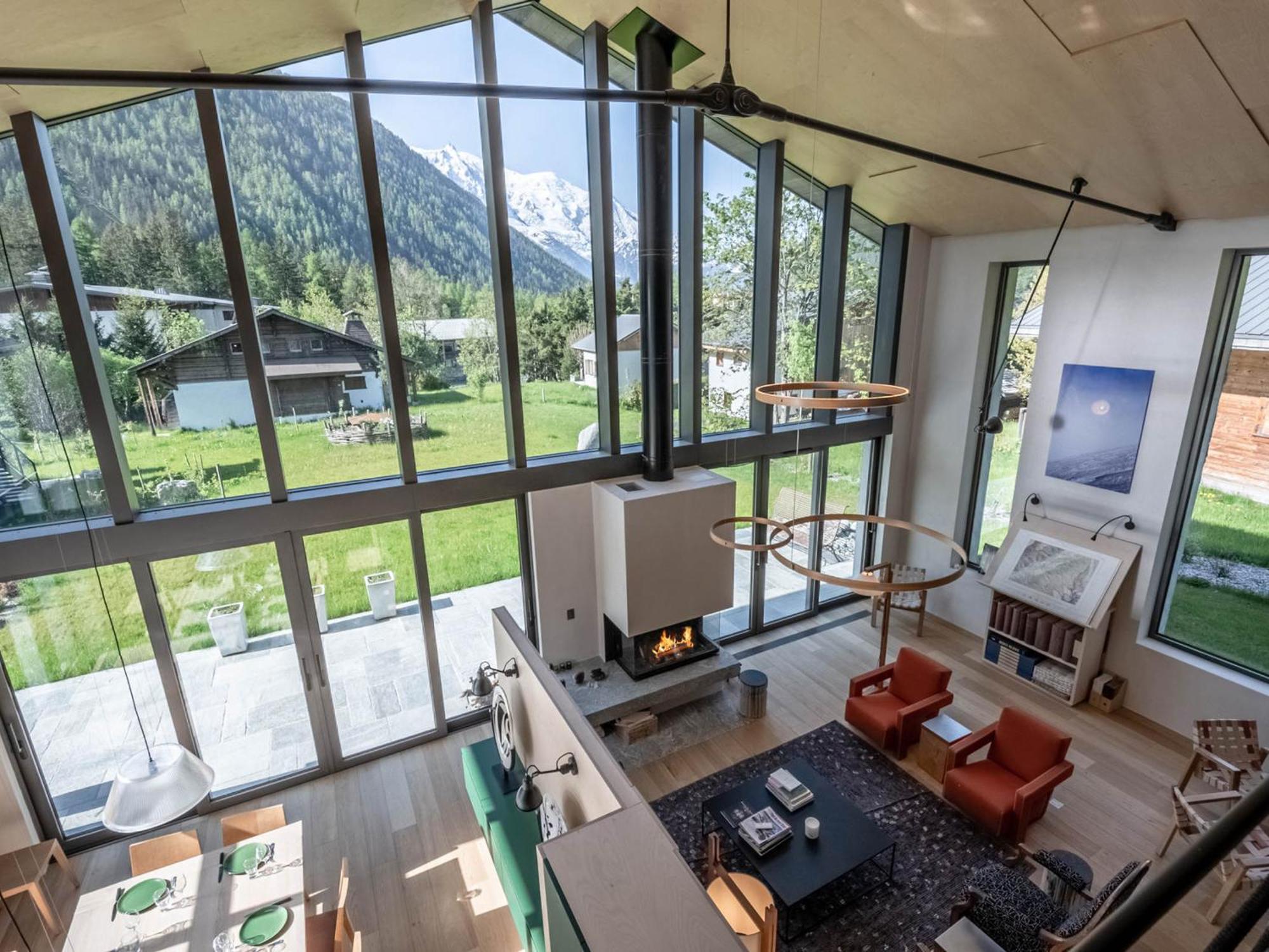 Chalet Contemporain Avec Sauna, Cheminee, Et Grand Jardin - Fr-1-343-243 *