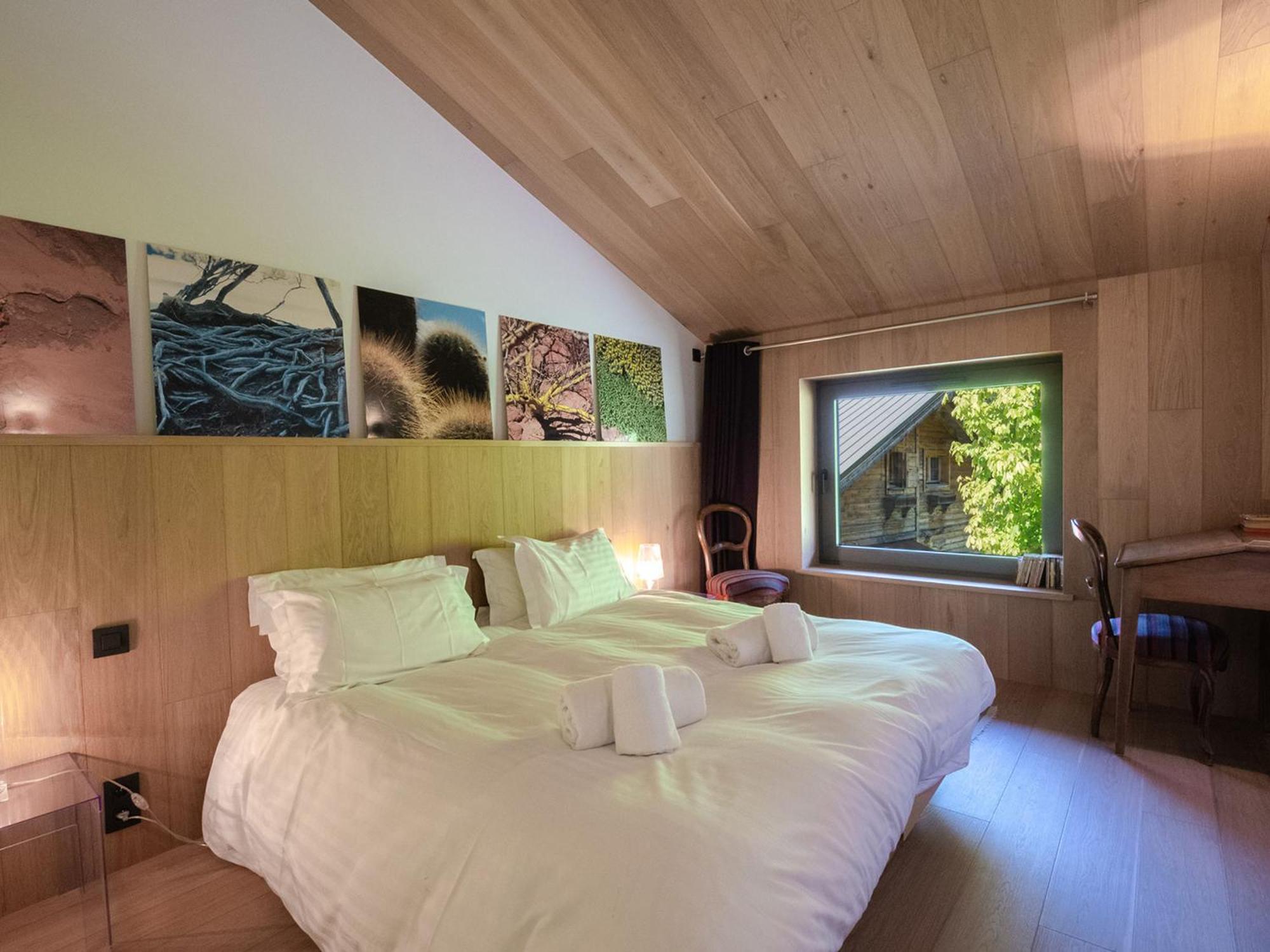 Contemporain Avec Sauna, Cheminee, Et Grand Jardin - Fr-1-343-243 Chalet